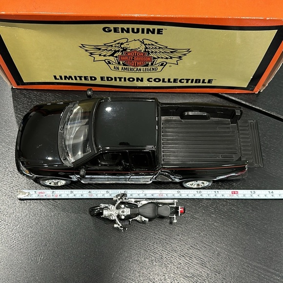 Harley-Davidson Limited Edition Collectable Model Ford F150 Truck & Fat Boy - Picture 10 of 13